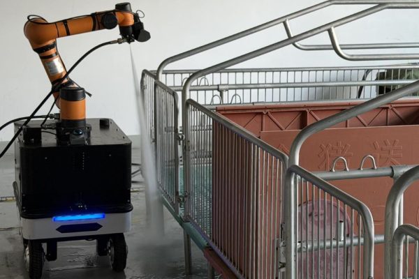 Agtech startup iSeen unveils rail-free robot to clean pig pens